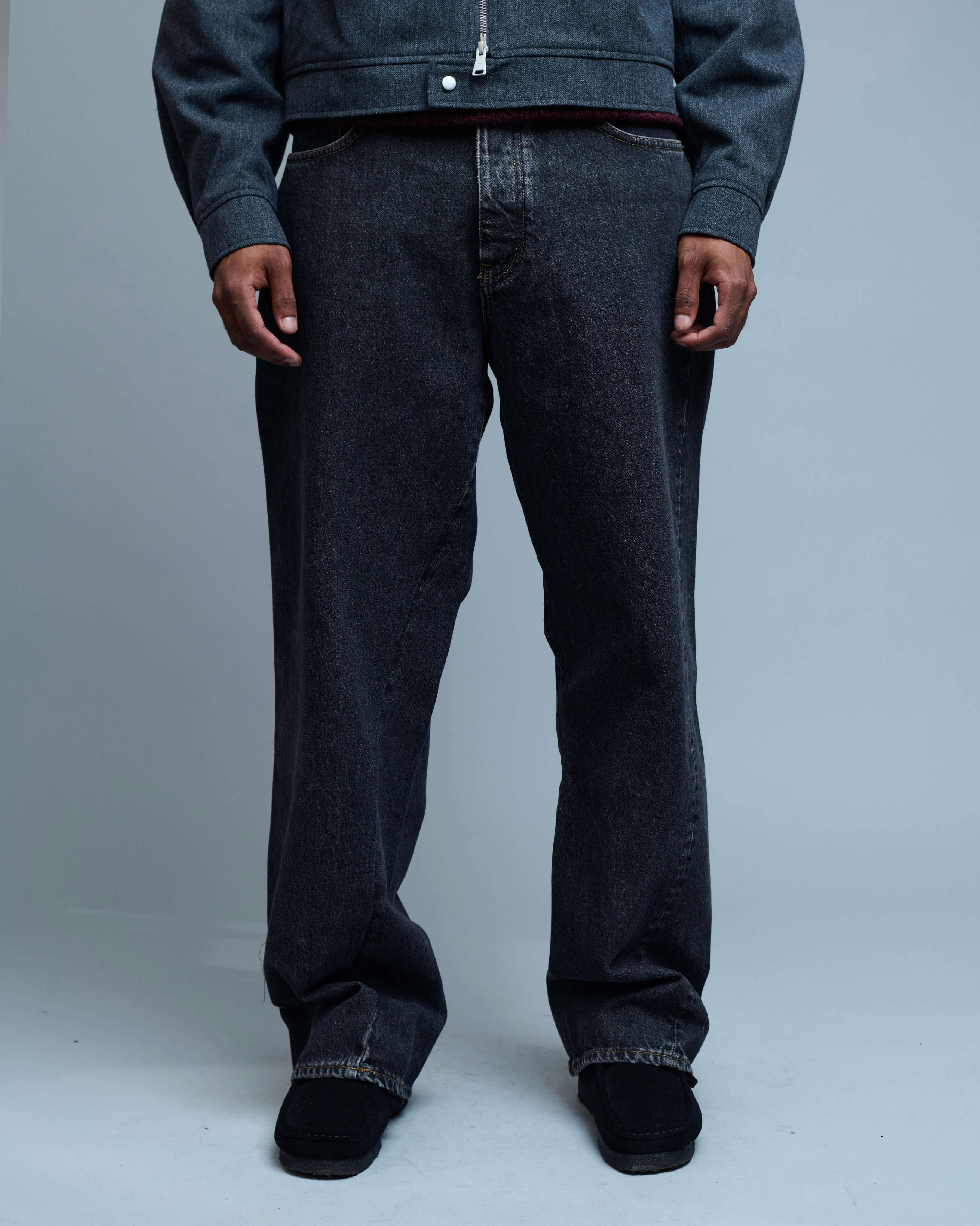 Wide Twist Jeans – Black Stone