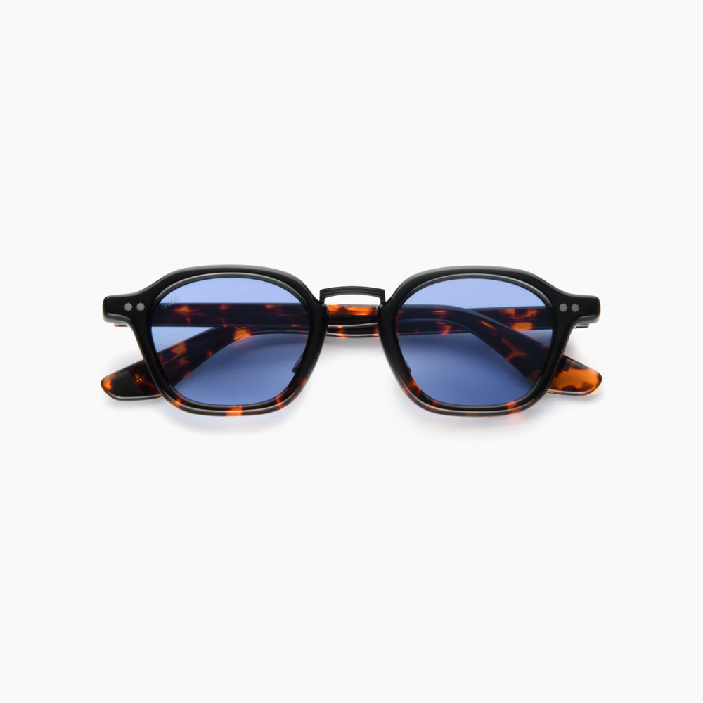 AKILA Iris sunglasses in Black & Tortoise / Blue