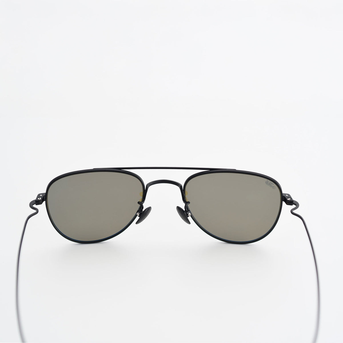 AKILA Echo sunglasses in Black / Olive