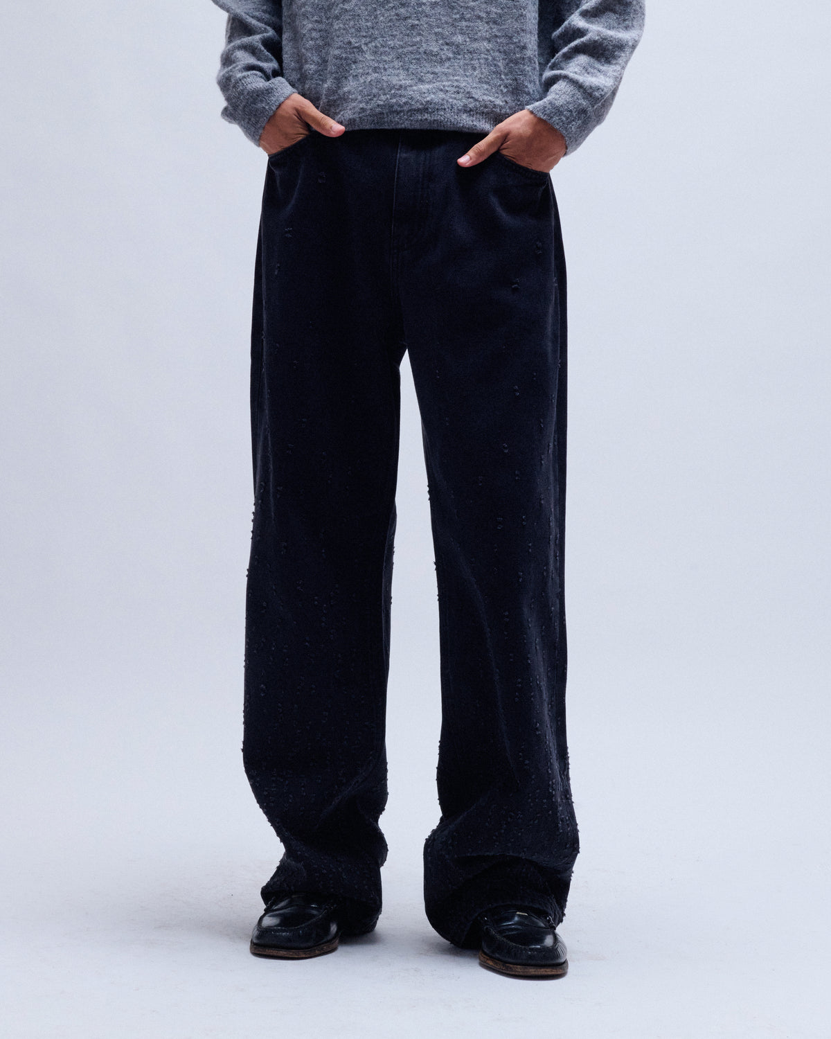 Gleam Trace Distressed Jeans