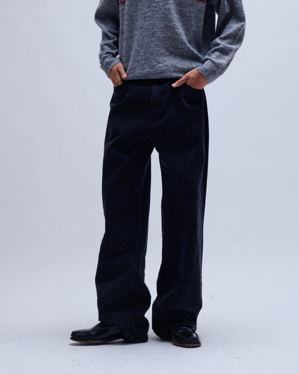 Gleam Trace Distressed Jeans