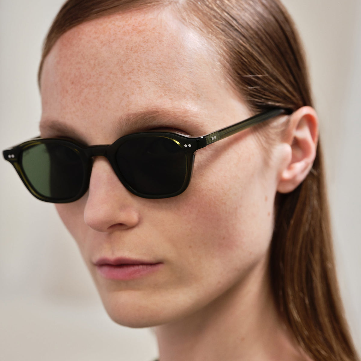 AKILA Nomos sunglasses in Moss / Pine