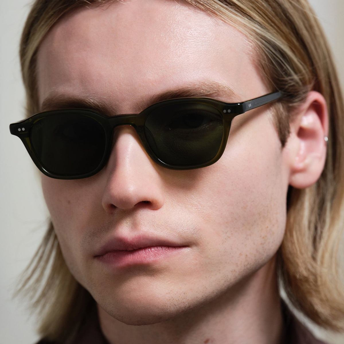 AKILA Nomos sunglasses in Moss / Pine