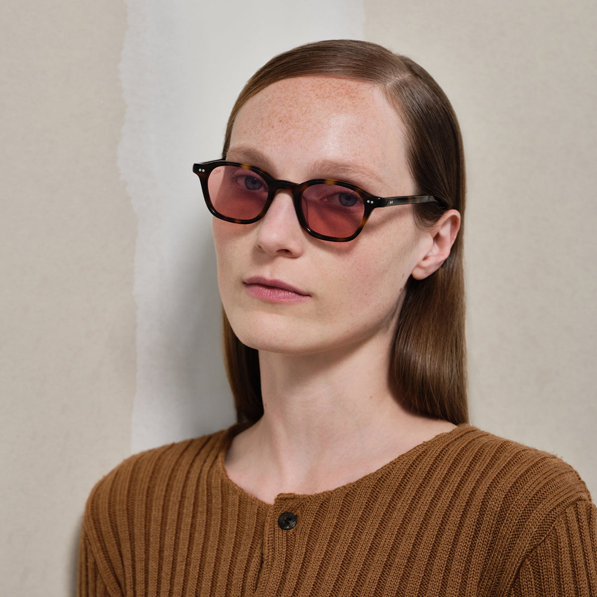 AKILA Nomos sunglasses in Tortoise / Rose