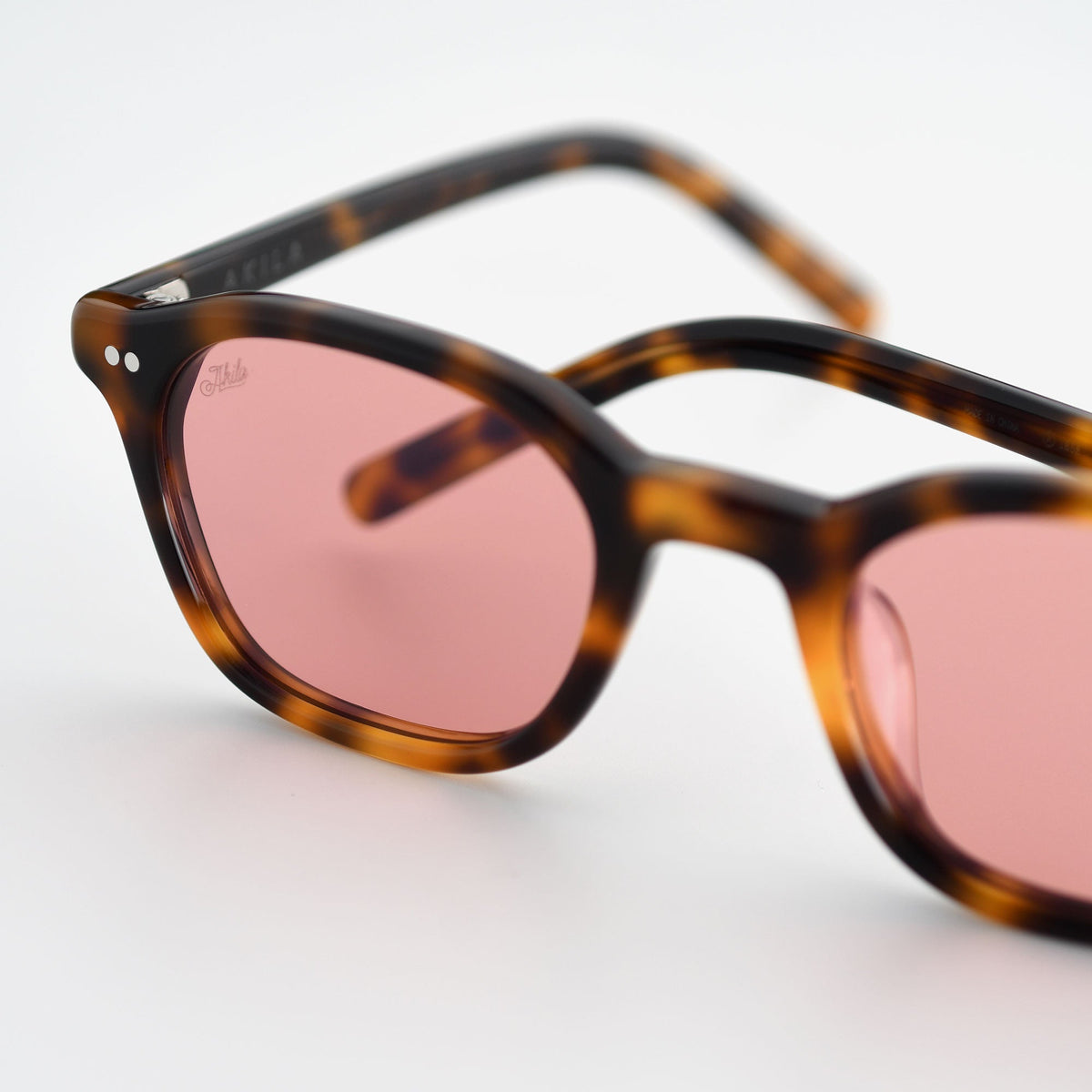 AKILA Nomos sunglasses in Tortoise / Rose