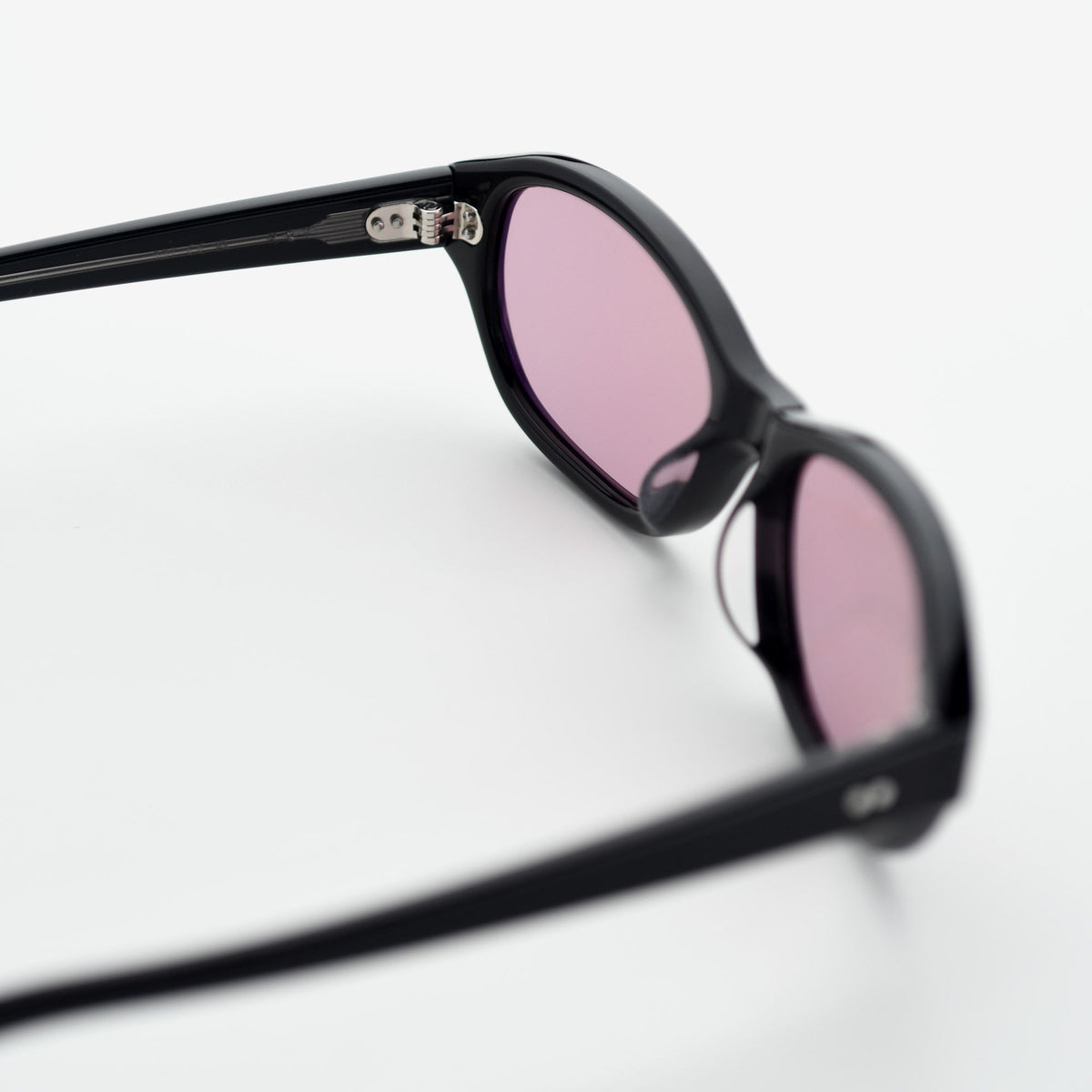 AKILA Rey sunglasses in Black / Dk Mauve