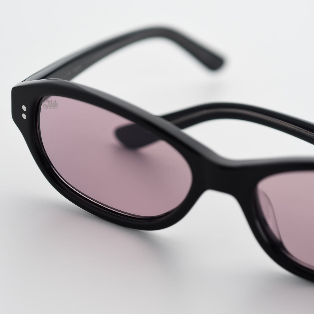 AKILA Rey sunglasses in Black / Dk Mauve