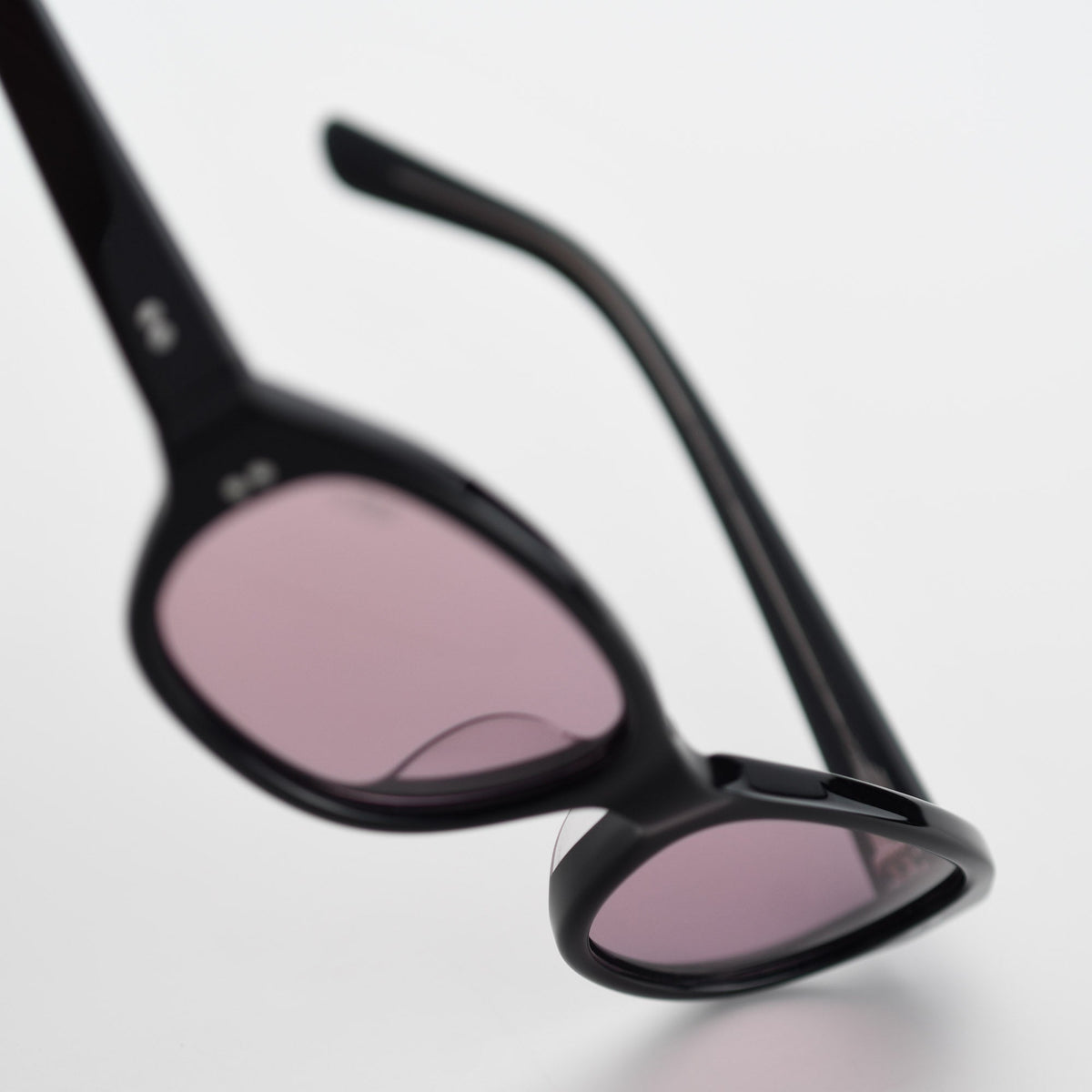 AKILA Rey sunglasses in Black / Dk Mauve