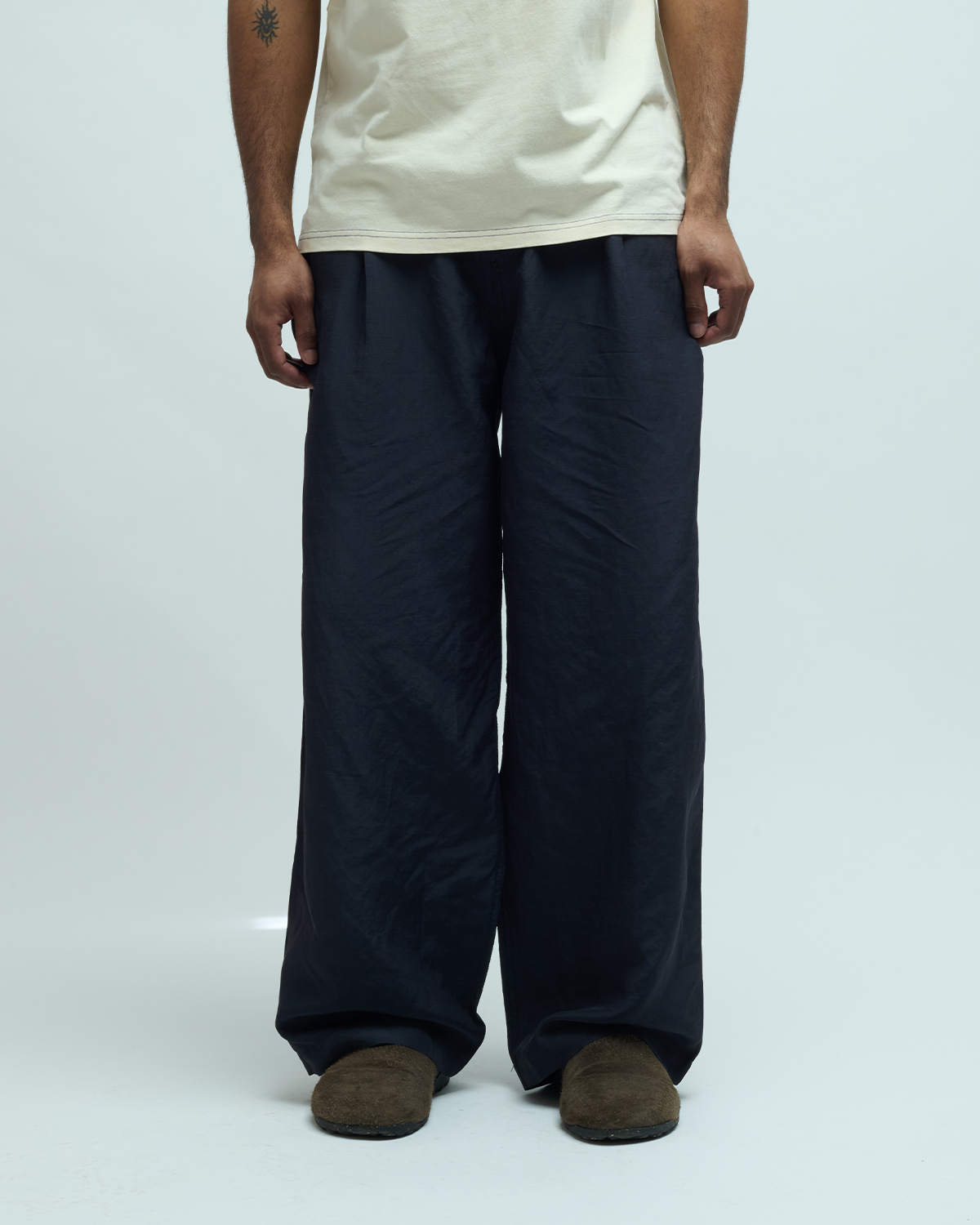 Classy Oversized Two-Tuck Linen Blend Trousers