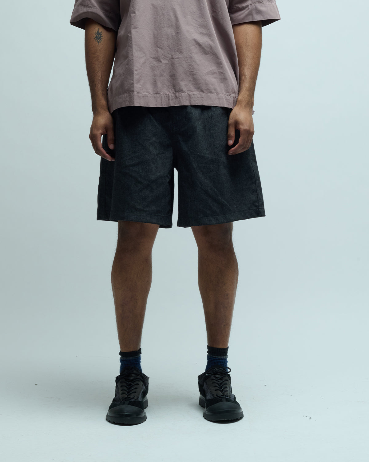 Two Tuck Linen Short Pants